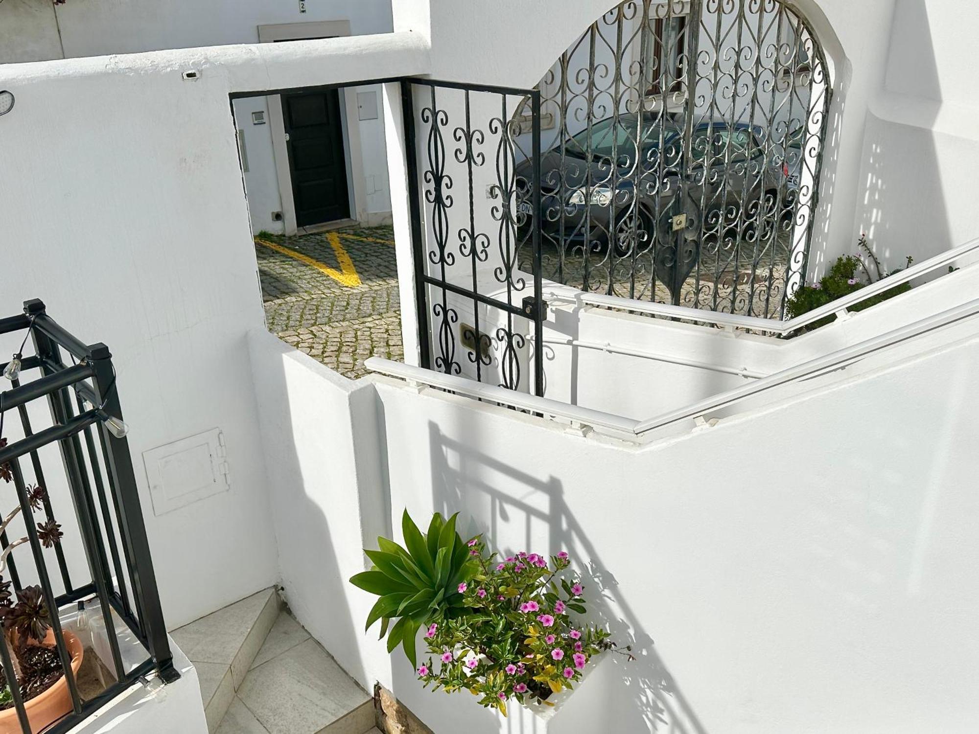 In The Old Town Close To The Beach Lagos Exteriör bild